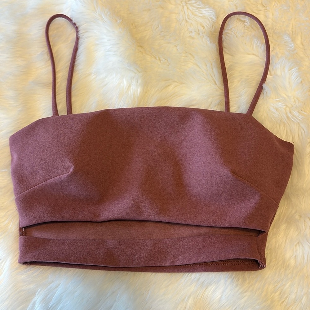 Windsor cropped tank with cutout
